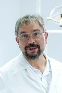 Dr. Karl-Heinz Rügamer, Zahnarzt und Arzt der Zahnarztpraxis in Straubing